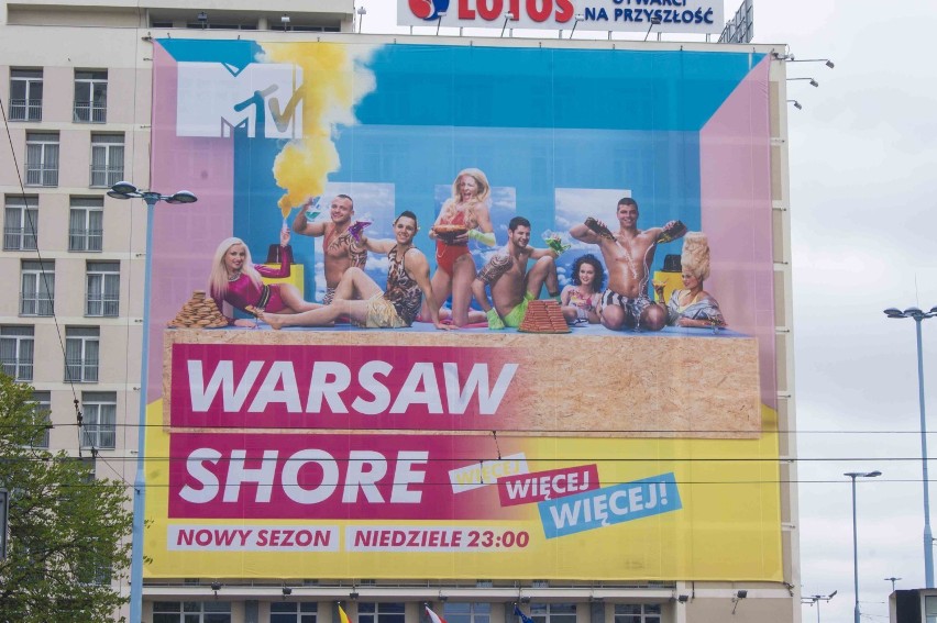 Baner Warsaw Shore znów zawisł w Centrum [ZDJĘCIA]