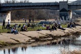 Od 8 maja zmieniają się obostrzenia. Zobacz, kiedy uczniowie wrócą do szkół, a kiedy nie będzie trzeba nosić maseczek na dworze