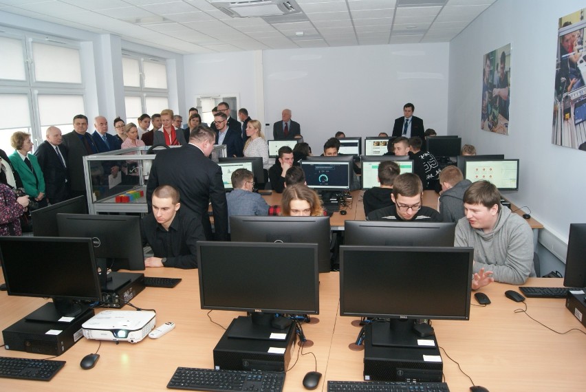 Specjalistyczne laboratorium dla uczniów otwarto w Kaliszu
