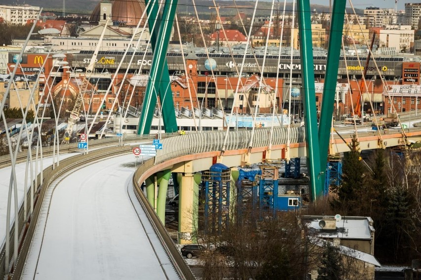 Most na Trasie Uniwersyteckiej przed próbami obciążeniowymi,...