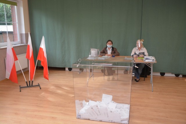 Wybory prezydenckie w Sępólnie Krajeńskim, czyli komisja wyborcza i urna z głosami. Zobaczcie wszystkie zdjęcia