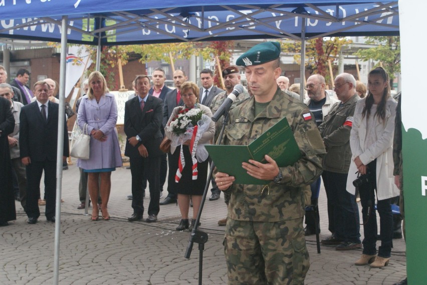 Tak wyglądało nadanie rondu w centrum nazwy Żołnierzy...