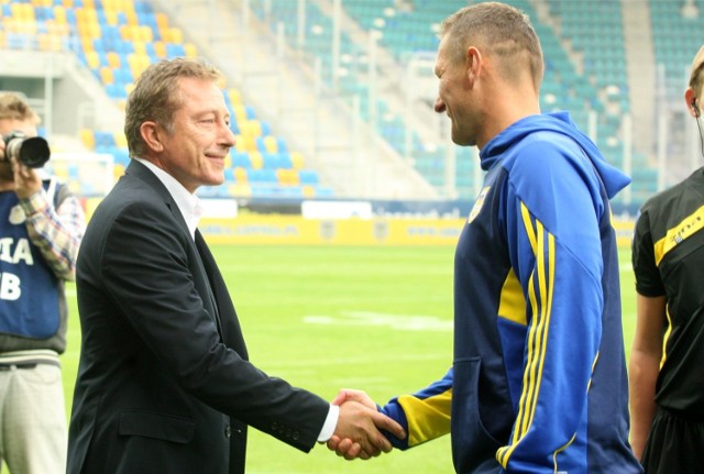 Ryszard Tarasiewicz (w&oacute;wczas trener Miedzi Legnica) i Grzegorz Niciński (w&oacute;wczas trener Arki Gdynia) przed meczem w Gdyni 13 września 2015 roku