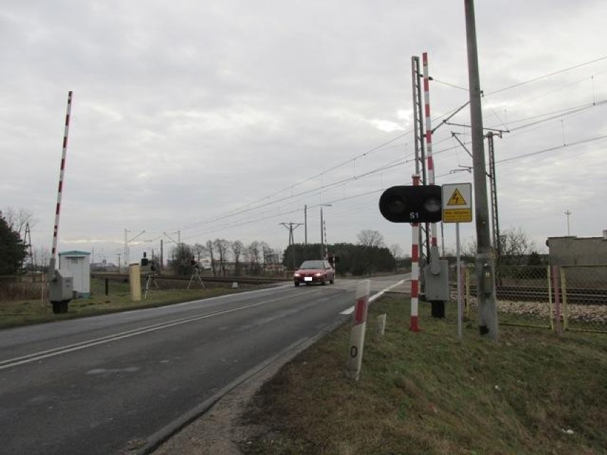 Policjanci strzegli bezpieczeństwa przy przejazdach...