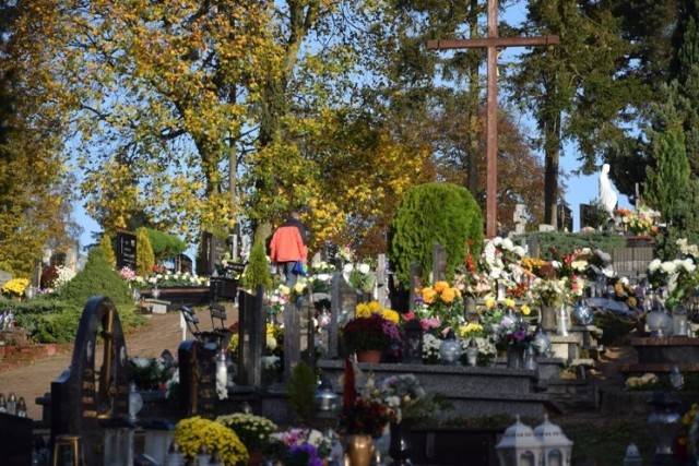 Wzrosły opłaty na cmentarzach komunalnych w Miastku i Łodzierzy. 11 października br. zarządzenie w tej sprawie podpisał burmistrz Witold Zajst.