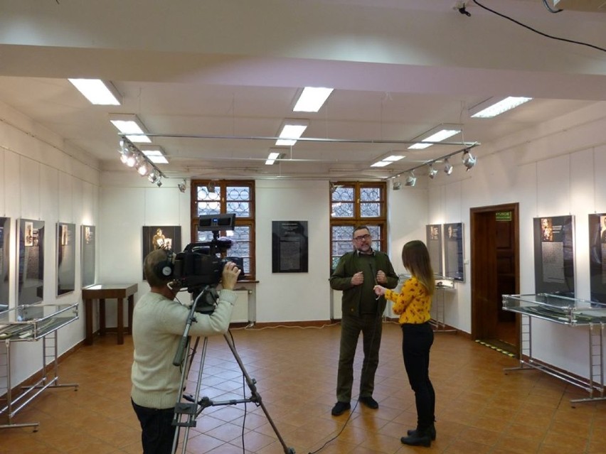 Telewizyjna ekipa z wizytą w pleszewskim muzeum 