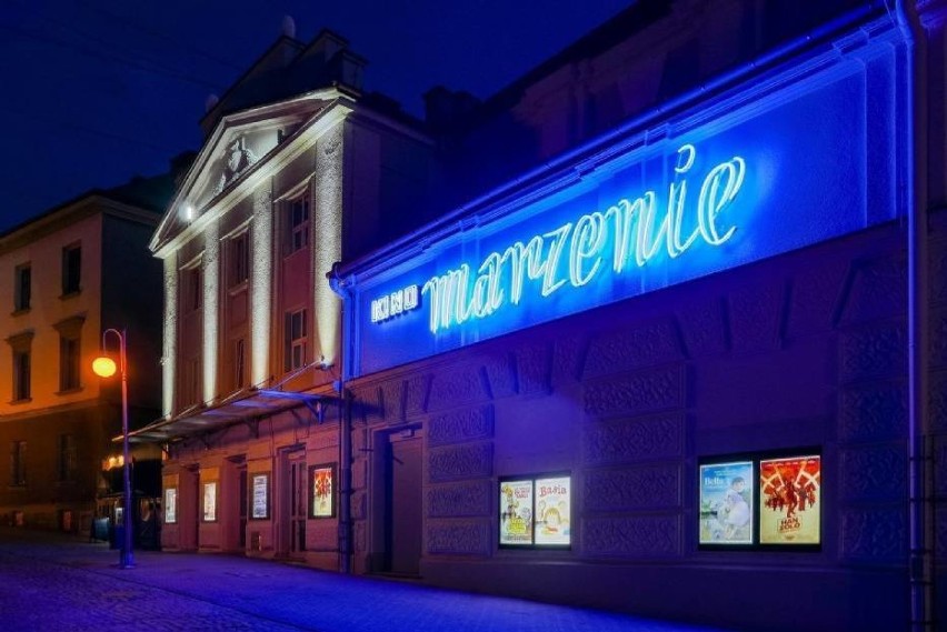 Kino Marzenie zlokalizowane jest przy ulicy Staszica w...