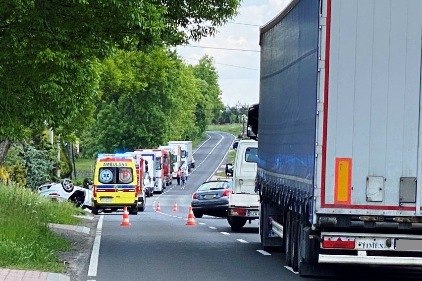 Wypadek w Gieble-Kolonii. Trzy osoby zostały poszkodowane