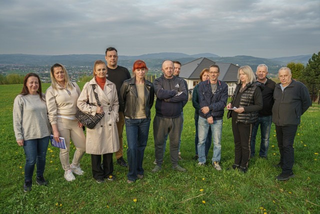 Mieszkańcy osiedla Poręba Mała obawiają się o zdrowie swoje i ich rodzin. Maszt ma powstać w pobliżu ich domów, dowiedzieli się o tym kilkanaście dni temu, choć decyzja zapadła w zeszłym roku