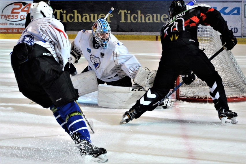 Hokej, kwalifikacja do OOM. UKH Unia Oświęcim liderem po turnieju w Nowym Targu