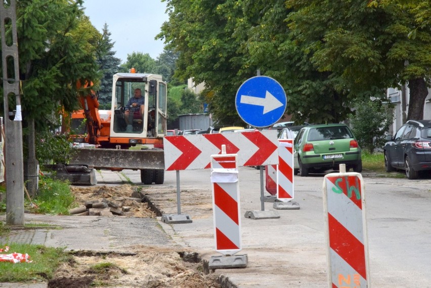 Rozpoczął się długo oczekiwany remont ulicy Bukowej. Potrwa do października [ZDJĘCIA]