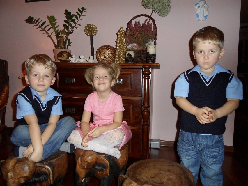 Julia, Marek i Kacper z Rogoźnej 6 grudnia obchodziły 4 urodziny. Jak się chowają? Sprawdziliśmy!