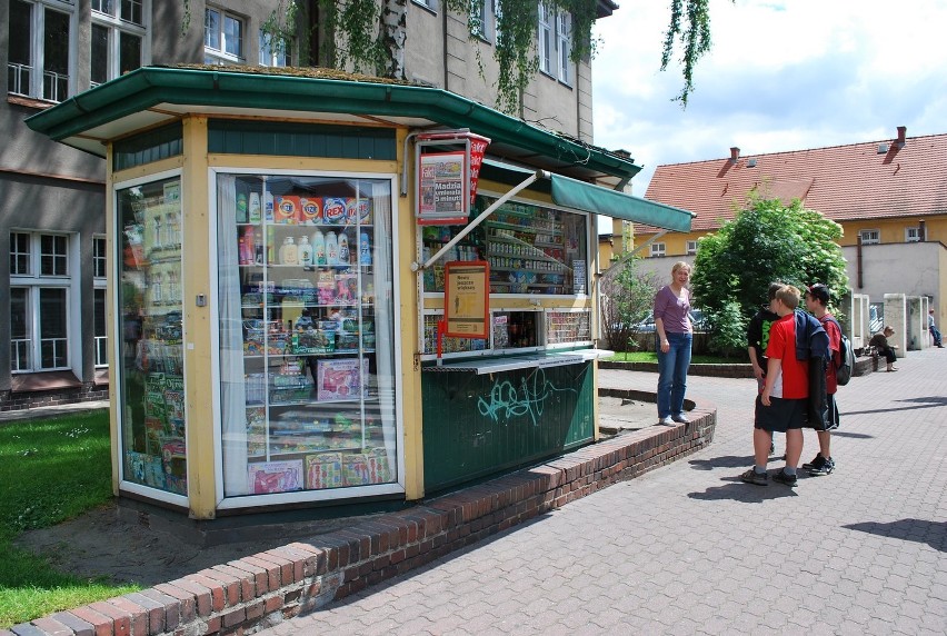 Kiosk przy ulicy Chrobrego ma być otwarty do końca czerwca....