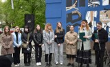 Mural pamięci dla mieszkańców Oświęcimia, niosącym pomoc więźniom Auschwitz. WIDEO