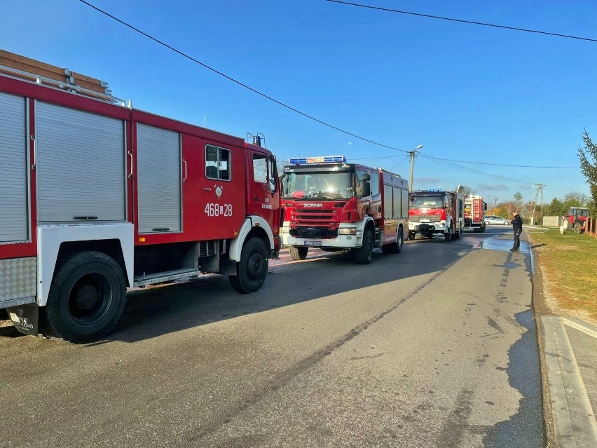 Pożar domu w Łęcznej. Palił się dach i poddasze