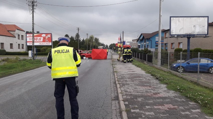 Śmiertelny wypadek na Zebrzydowickiej w Rybniku. Zmarł kierowca osobówki