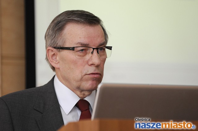 Stanisław Ptak zatrudnił nowych lekarzy do przychodni przy ul. Hallera