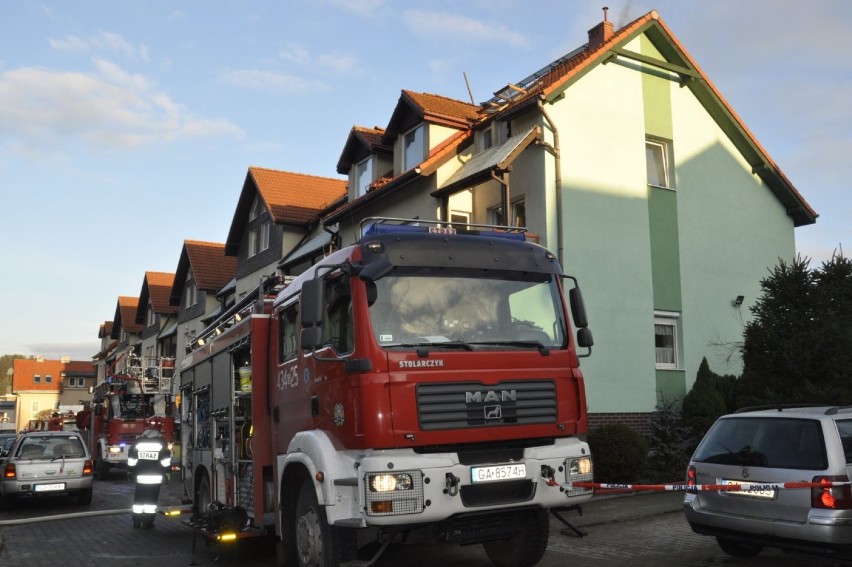 Pożar przy ul. Miłej w Gdyni wybuchł rano 15.12.2017 r.