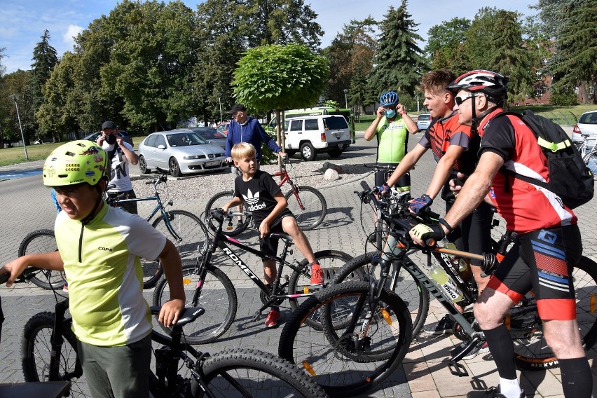 Chodzieskie Towarzystwo Rowerowe zakończyło wakacje rodzinnym rajdem [ZDJĘCIA]