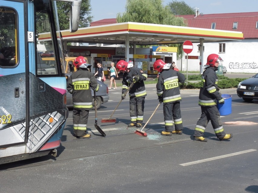 Wrocław: Wypadek i korki na Krakowskiej (ZDJĘCIA)