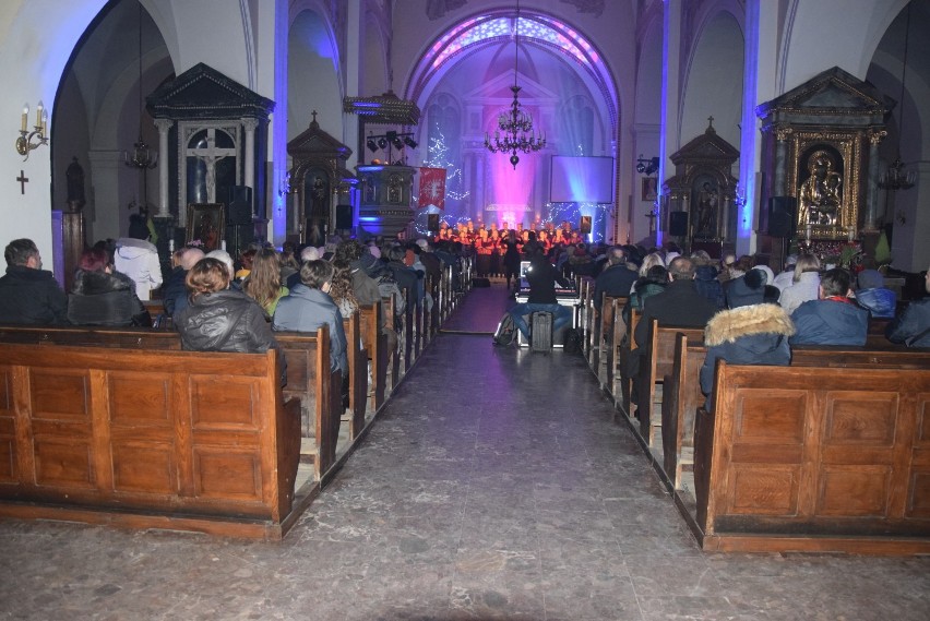Wspaniały koncert kolęd w kościele w Czempiniu