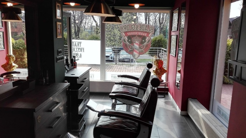 Nowy barber shop w klimatach rock and rolla prawie gotowy ZDJĘCIA