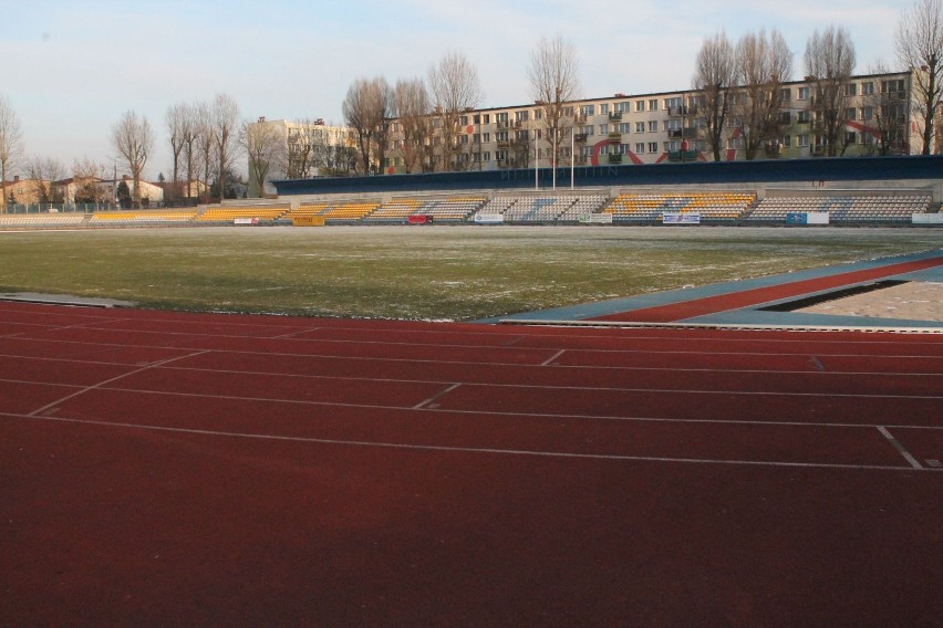 Stadion miejski w Kutnie nie spełnia wymogów bezpieczeństwa III ligi rozgrywek