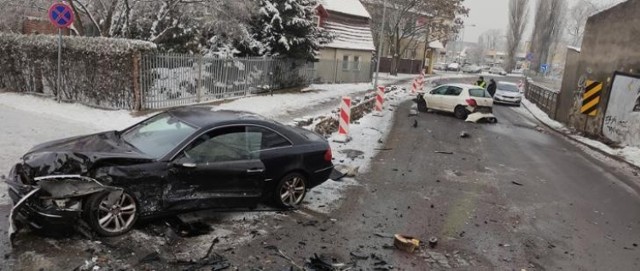 Zderzenie dwóch samochodów osobowych przy ulicy Nowej w Gubinie.