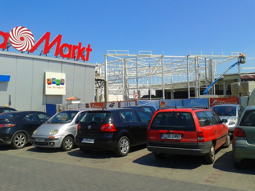 Toruńskie  Atrium  Copernicus się rozrasta .