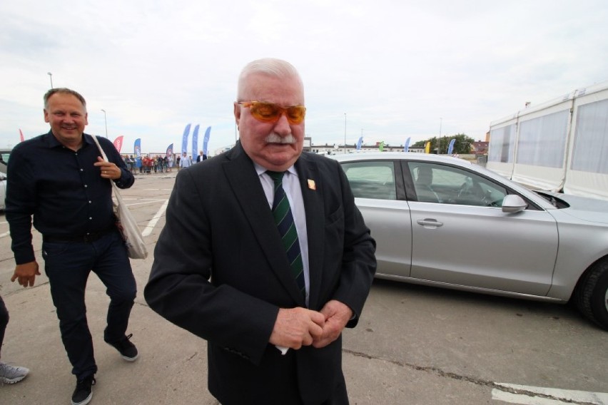 Lech Wałęsa otrzymał Honorowe Obywatelstwo Darłowa ZDJĘCIA,VIDEO