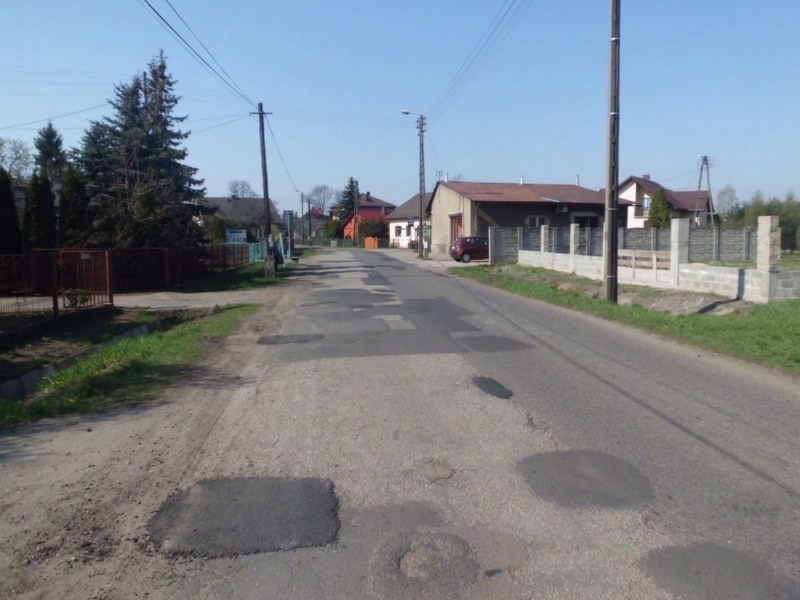 Remonty dróg w Jaworznie. Drogowcy modernizują gruntówki i łatają dziury [ZDJĘCIA]