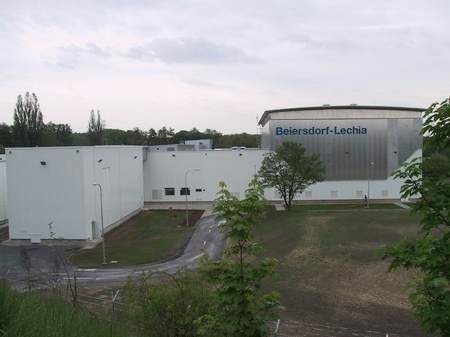 Budynek nowej fabryki Beiersdorf-Lechia