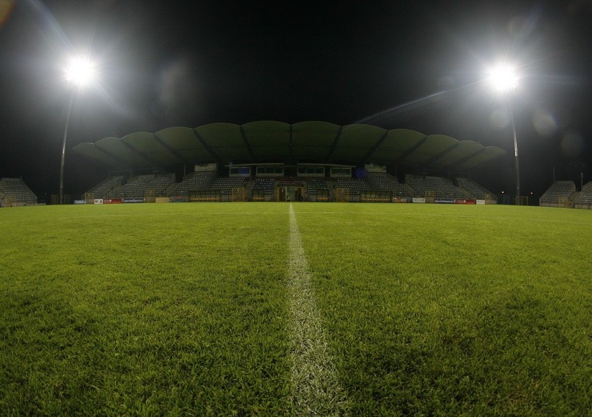 Legnica: Oświetlenie Stadionu Miejskiego (ZDJĘCIA)