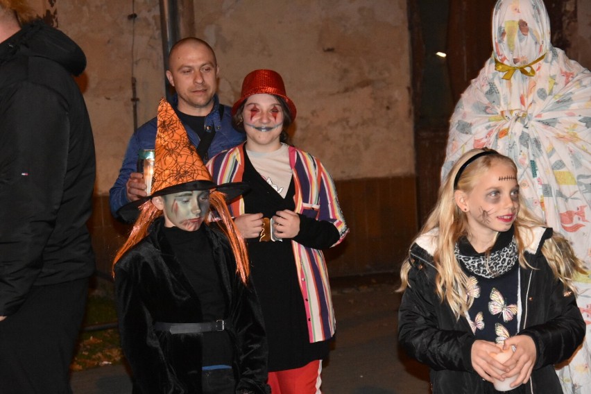 Halloweenowy marsz przeszedł ulicami Oleśnicy. Zobacz zdjęcia 