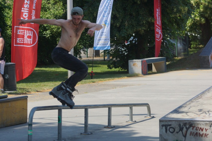 Dawni mistrzowie i legendy jazdy na rolkach odwiedziły skatepark w Kaliszu. ZDJĘCIA