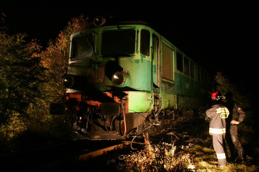Jawor: Pożar pociągu z węglem. Interweniowało 8 zastępów straży