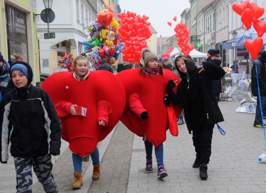 Zakochani opanowali miasto! To "Walentynki chełmińskie"!  [zdjęcia]