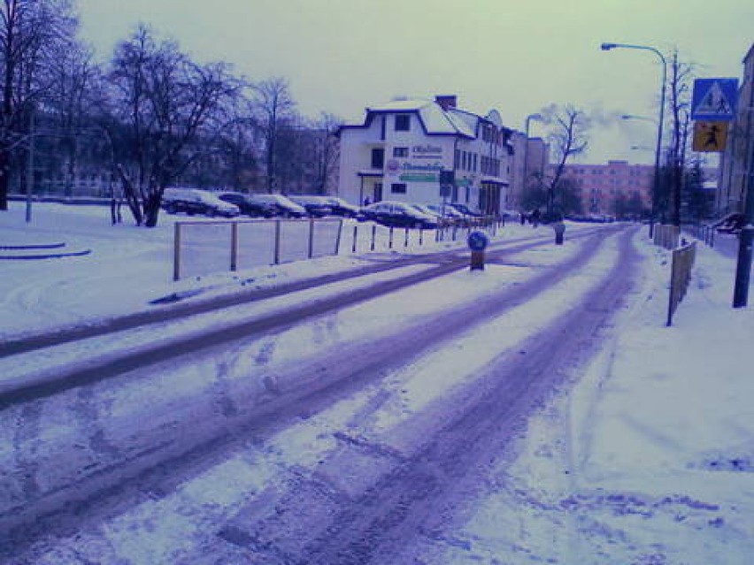 Główne drogi przejezdne, czarne, ale te boczne, jak widać,...