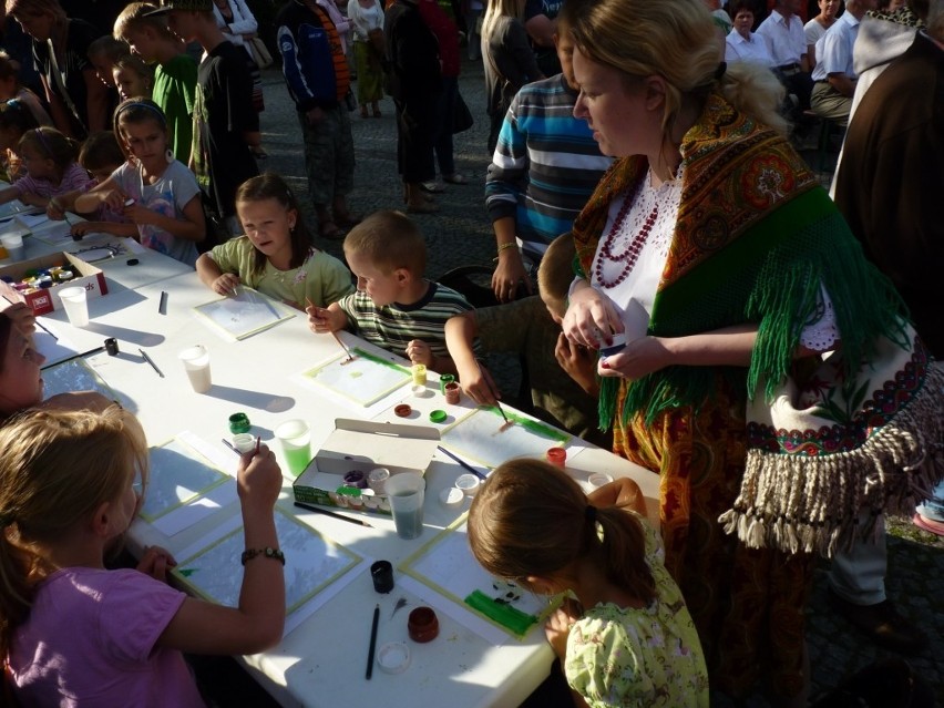 Górale z Bukowiny Tatrzańskiej podczas pikniku na Placu 3 Maja [ZDJĘCIA]