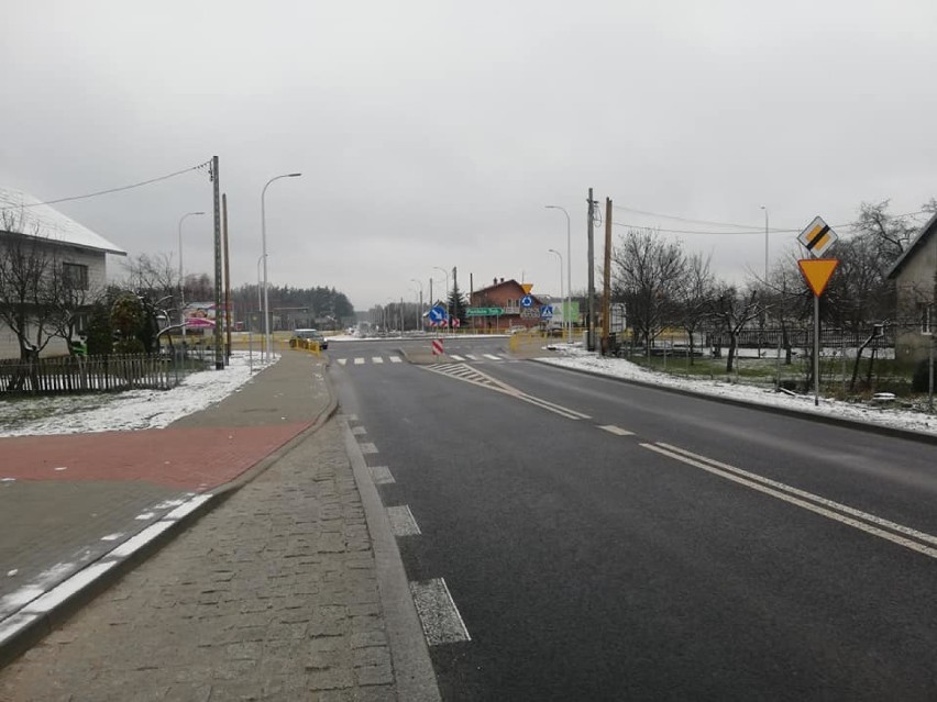 Powiat bełchatowski. Przebudowany odcinek drogi wojewódzkiej 484 jutro oficjalnie zostanie oddany do użytku. Znikają objazdy