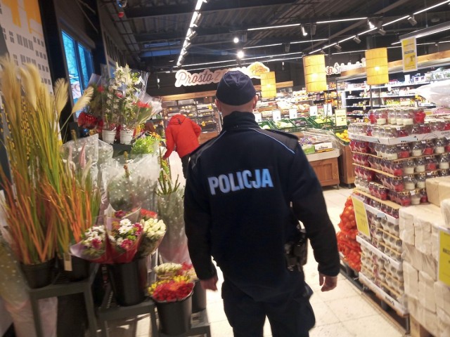 Policjanci w powiecie radziejowskim sprawdzają sklepy