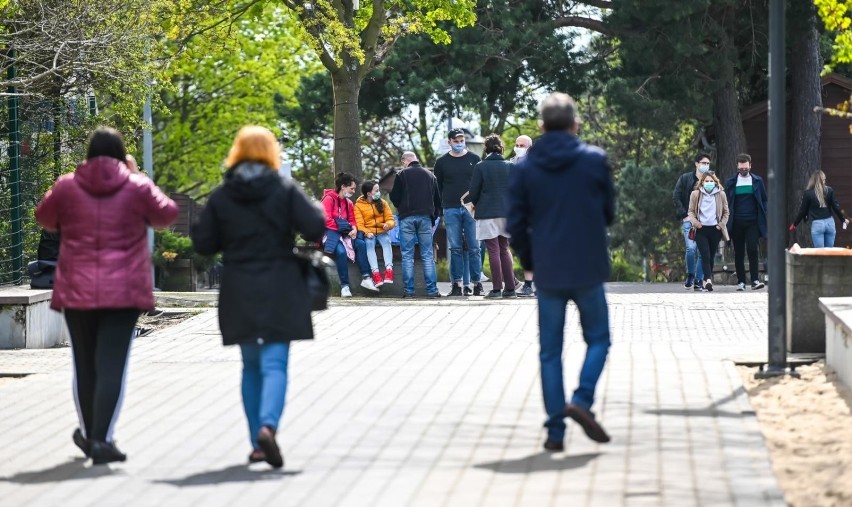 Gdańsk: Majówka w dobie epidemii koronawirusa. Sporo spacerowiczów i rowerzystów [zdjęcia] 