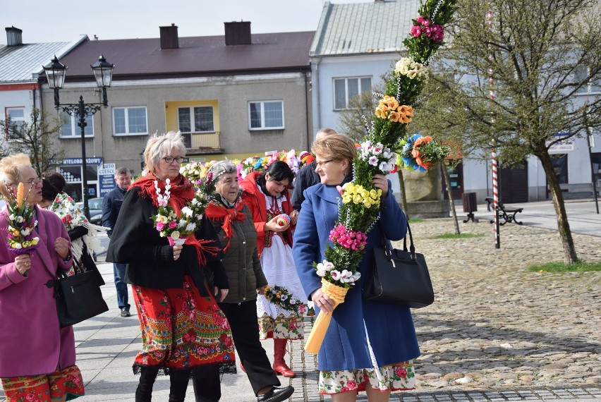 Niedziela Palmowa na pilickim rynku [ZDJĘCIA]  