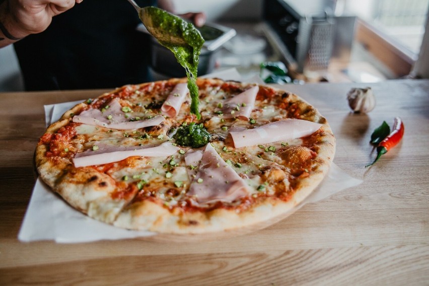 Międzynarodowy Dzień Pizzy 2024. Jaką pizzę wybierają Lublinianie? Sprawdź