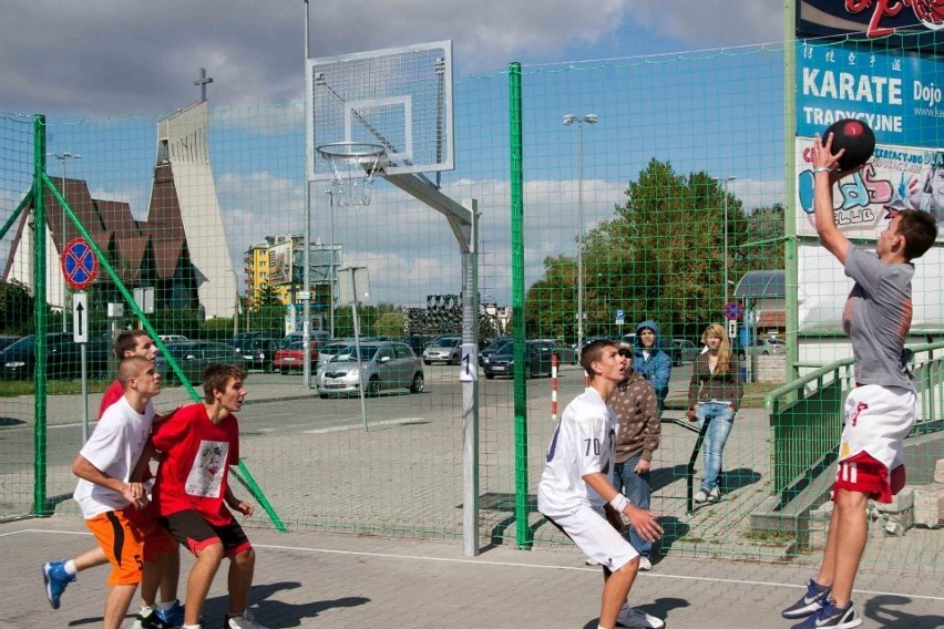 Zagraj w uliczną koszykówkę przy hali Globus w Lublinie (ZDJĘCIA)