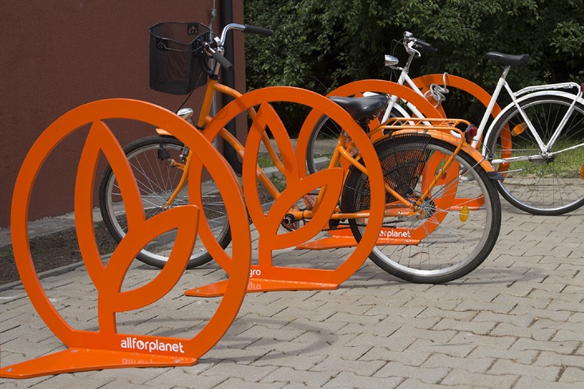 Wrocław dostanie stojaki rowerowe w ramach akcji "Kręć kilometry"