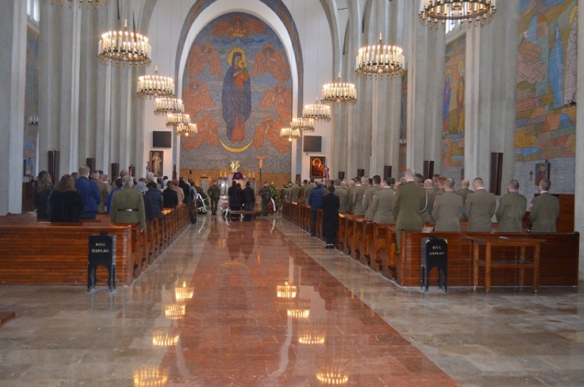 Ostatnie pożegnanie por. Józefa Waldemara Adamczyka, jednego z ostatnich żołnierzy 7. Pułku Ułanów Lubelskich [ZDJĘCIA]