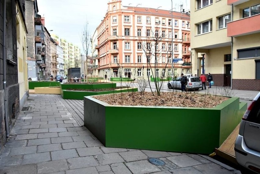 Zielonych skrzynek na Ołbinie będzie więcej. O część z nich...