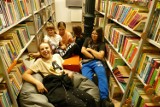 Pleszew. Noc Bibliotek 2021 w Pleszewie zgromadziła wielu fanów książek. Zobacz, jak było