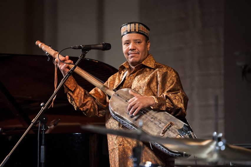 Jazztopad łączy świetną muzykę etniczną z tradycyjnym...